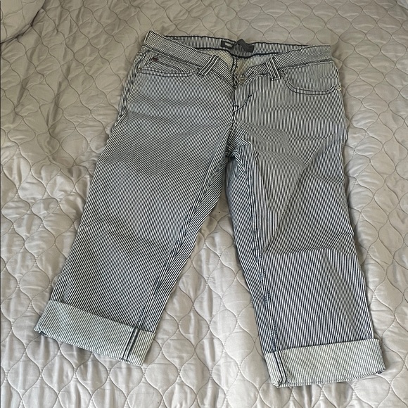 Levi’s Capri Striped Women's Jeans - Picture 1 of 3